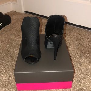 NEVER WORN Izabella Rue